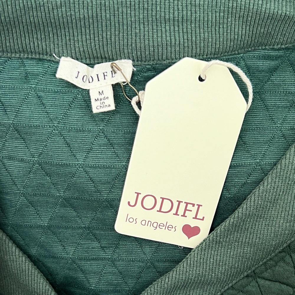 NWT Jodifl Long Sleeve Button Down Textured Quilted Dress - Picture 4 of 5